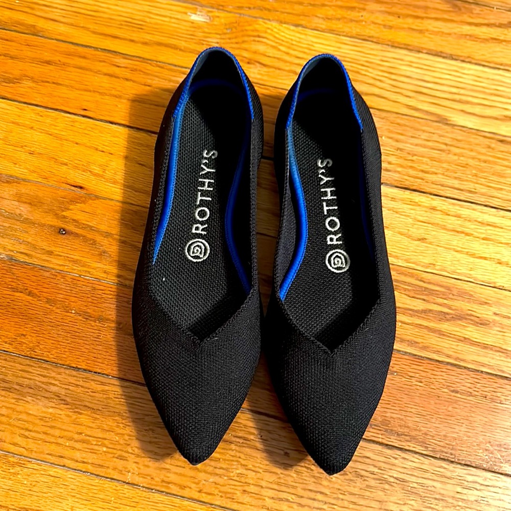 Rothy’s black pointed-toe flat size 7.5